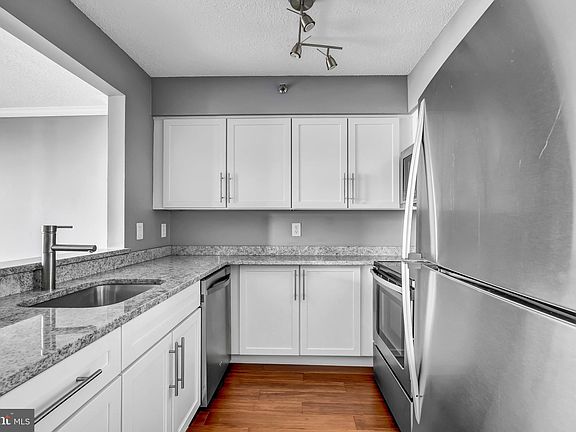 5th image of 10101 Grosvenor Pl APT 812