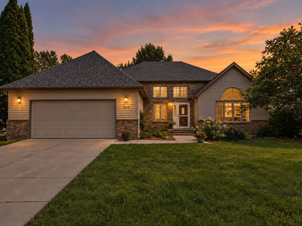 3626 22nd St S, Fargo, ND 58104