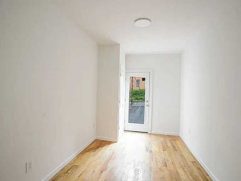 453 Irving Ave #1 — Photo 7