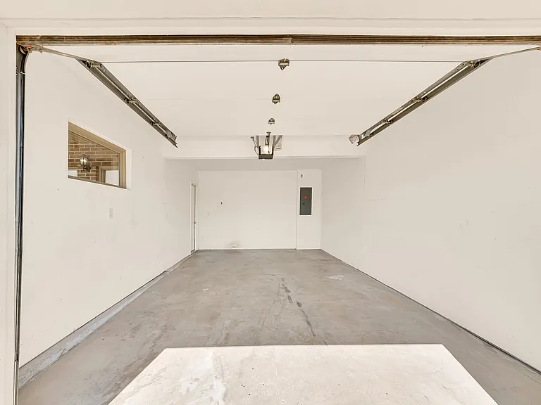 1311 E Oakland St #B — Photo 9