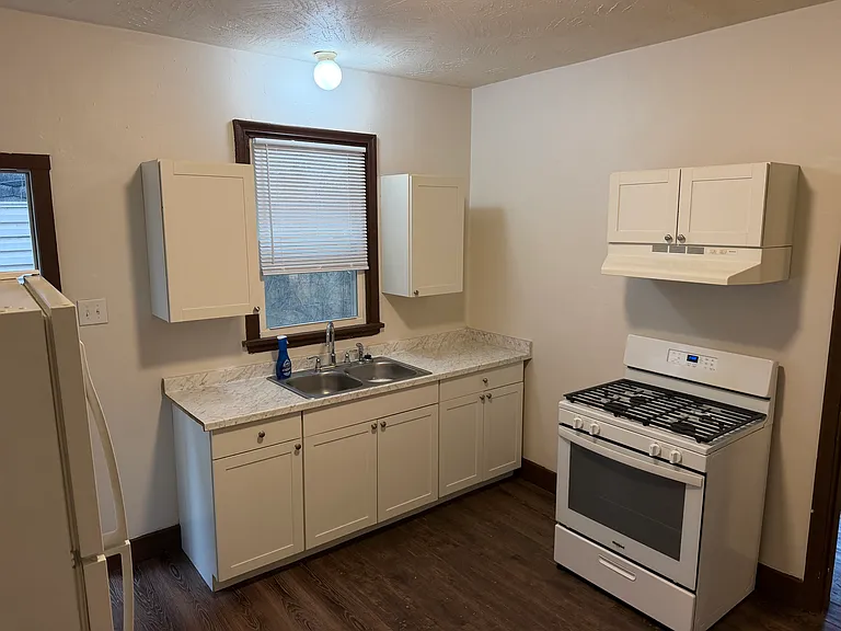 742 Lorenz Ave #2 — Photo 10