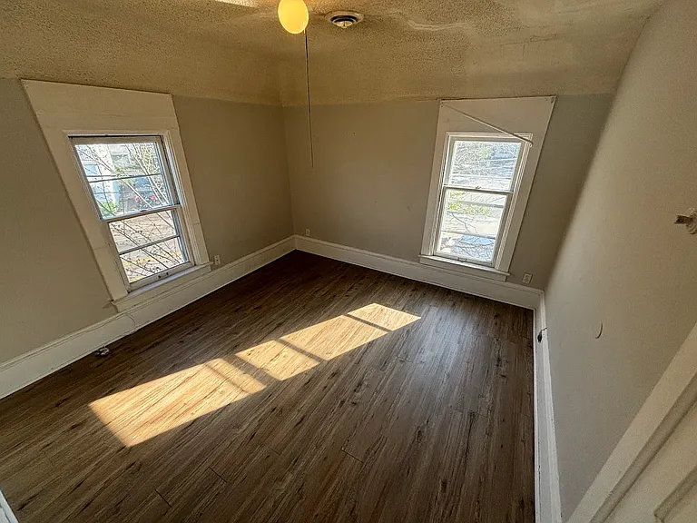 416 Broadway St NE #2 — Photo 13