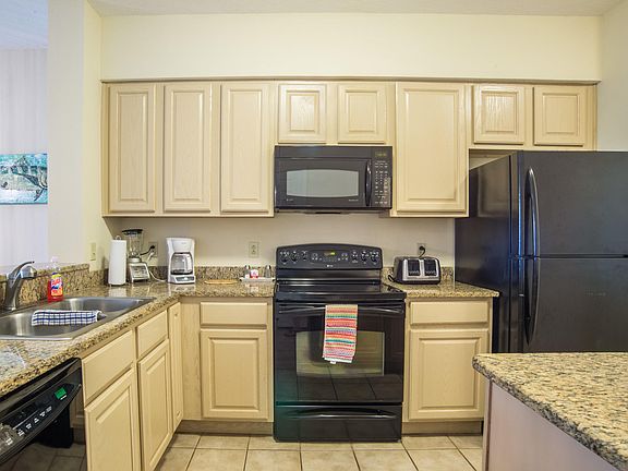 4th image of 2228 Beach Dr APT 107
