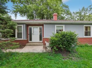 26125 N Hickory Ave, Mundelein, IL 60060
