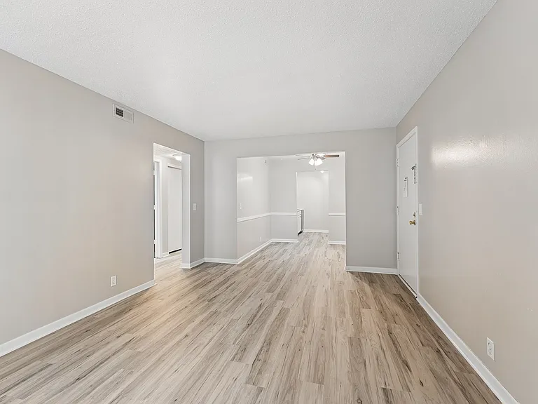 Grover Square Apartments — Photo 16