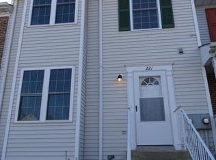 221 Charleston Ct, La Plata, MD 20646