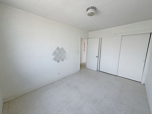 3rd image of 2106 Fern St APT 301