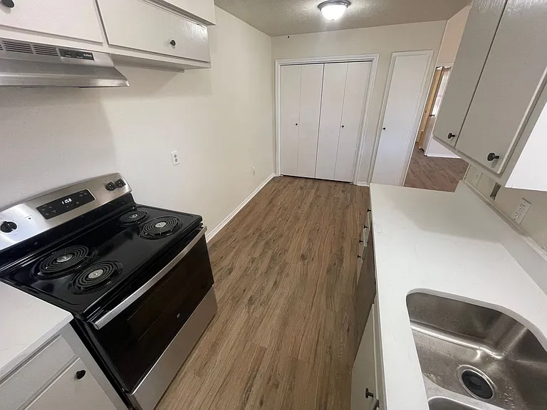 MTHLY - 3149 Tudor — Photo 18