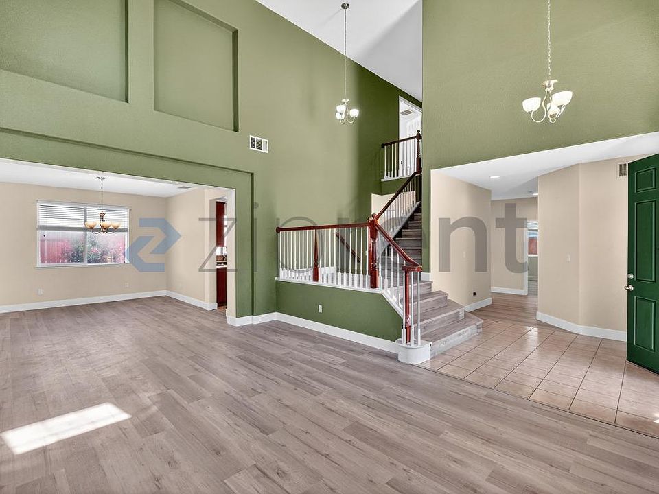 1st image of 26 Escher Cir