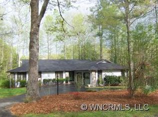 102 Paula Pl, Flat Rock, NC 28731
