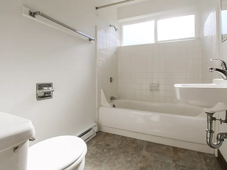 136 Sunset Ave N #136 — Photo 11