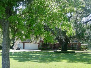 111 Bayou Rd, Lake Jackson, TX 77566