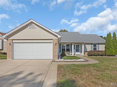 307 Santa Fe Trail Dr, Saint Peters, MO, 63376