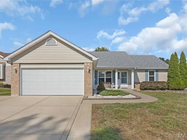 307 Santa Fe Trail Dr, Saint Peters, MO 63376