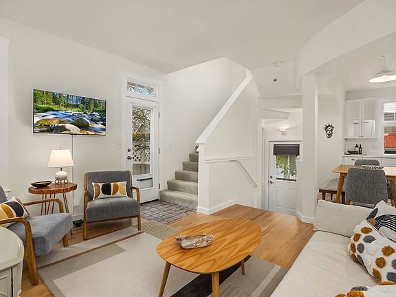 4th image of 672 Madison Ave N #14
