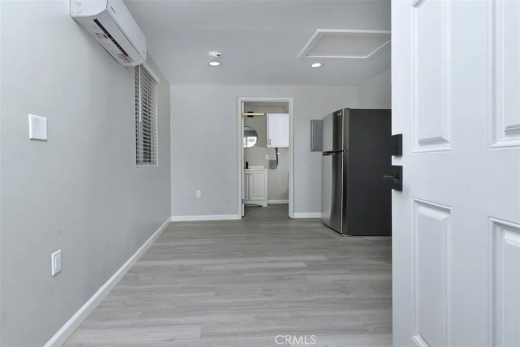 Studio, 204 sqft, $1,500 — Photo 3