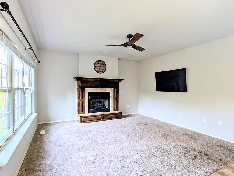 36 Westbury Dr — Photo 4