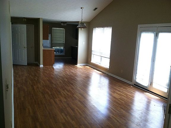 Living/Great Room
						:
						24 x 13