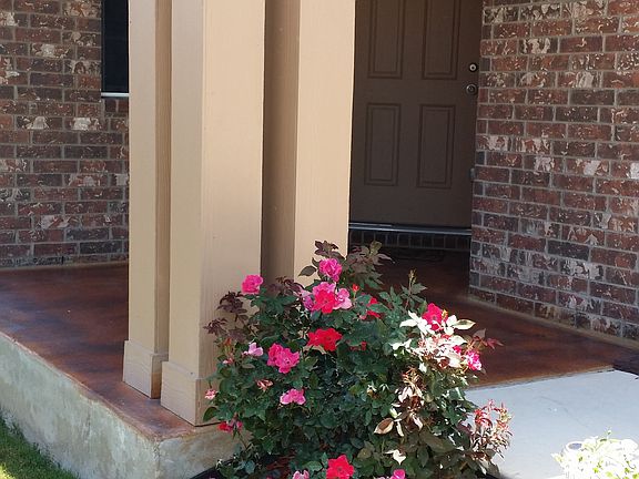 Beautiful Entrance to Front 