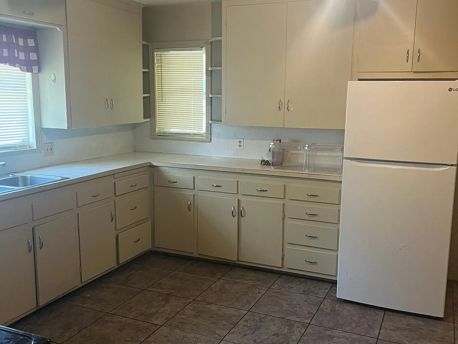 3 bed, 1650 sqft, $2,100 — Photo 4