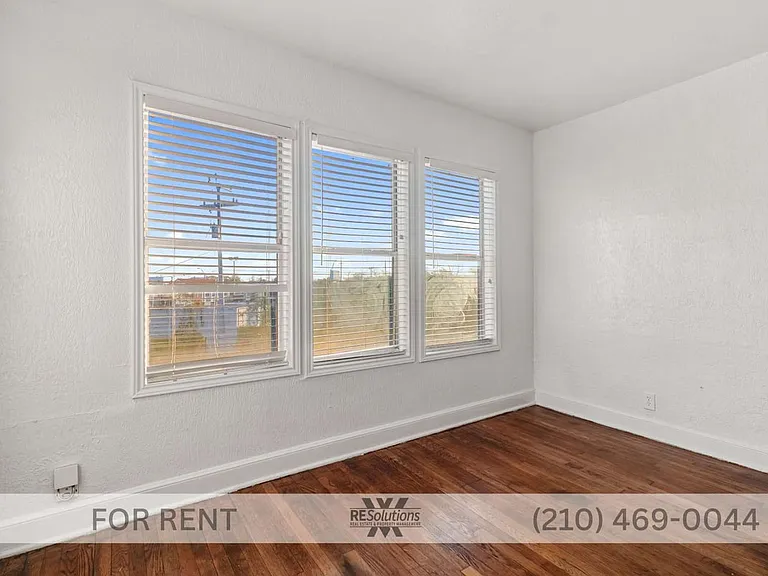 1630 W Rosewood Ave #C — Photo 4