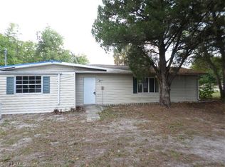 713 Hutto Rd, North Fort Myers, FL 33903