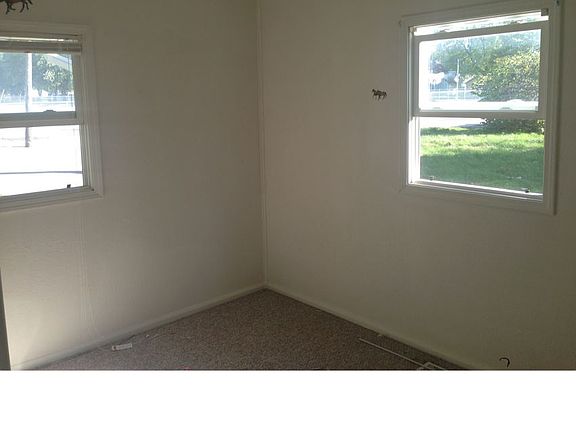 3rd image of 554 N Hoke Ave #A
