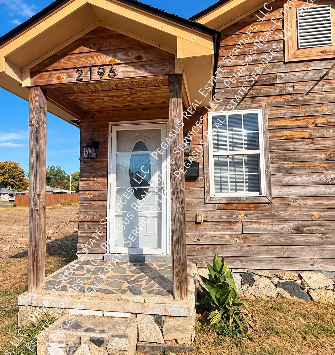 Adorable Renovated Duplex That Is Section 8 Friendly — Photo 2