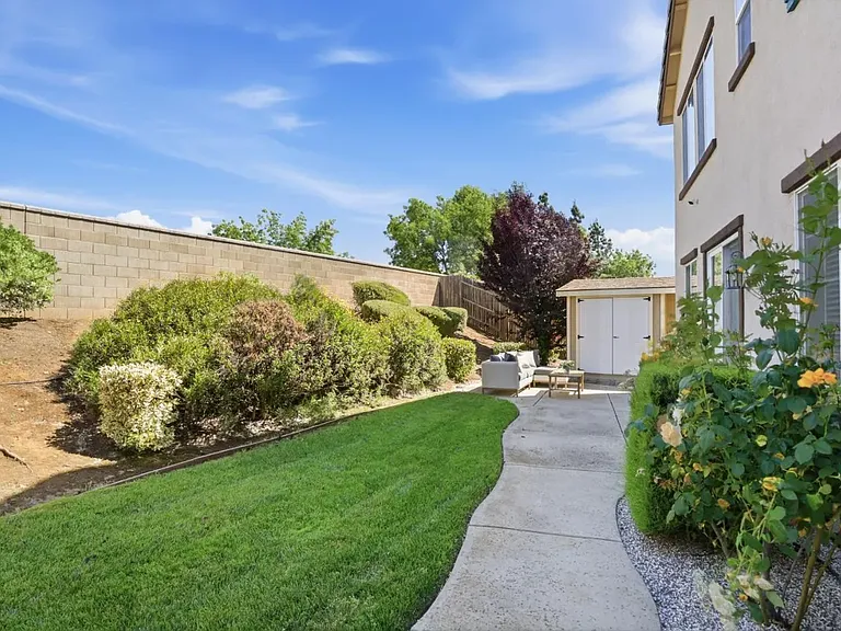 1143 Barnhill Ln — Photo 6