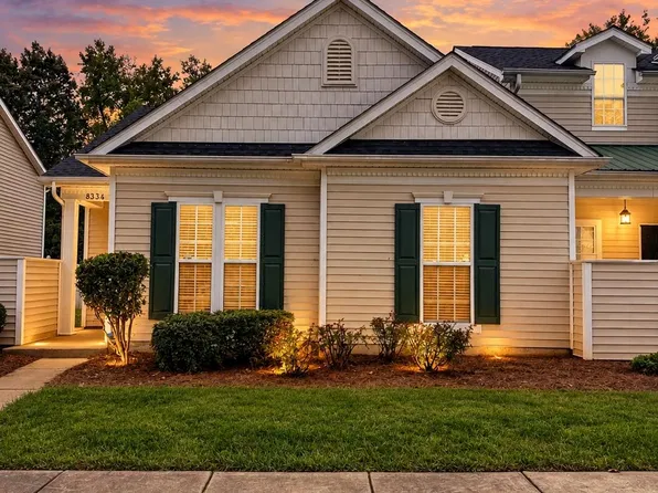 8334 Carob Tree Ln, Charlotte, NC 28215