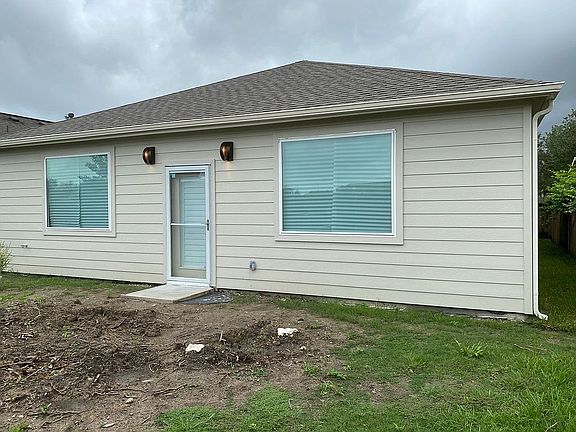 3rd image of 1646 Cecina St