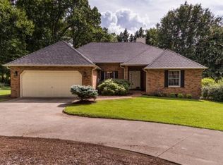 621 Fleetwood Dr, Kingsport, TN 37660