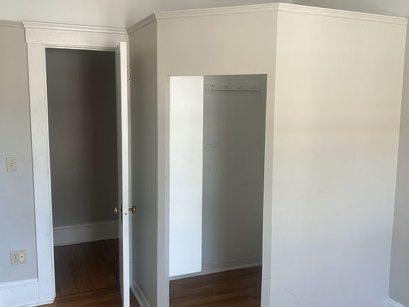 5th image of 15613 Detroit Ave APT 4