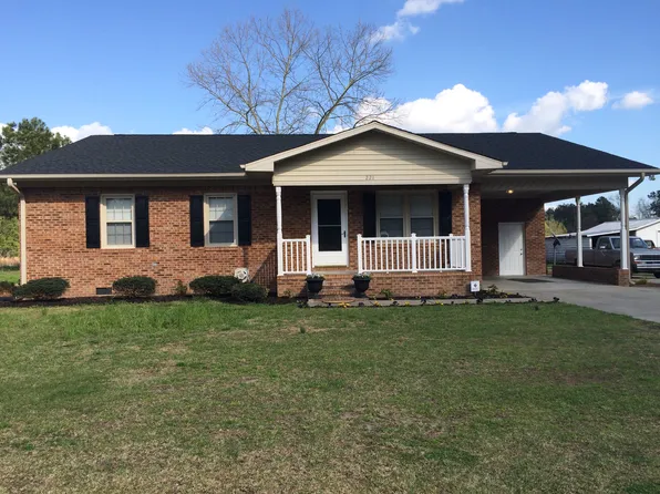 221 Old Baker Rd, Maxton, NC 28364