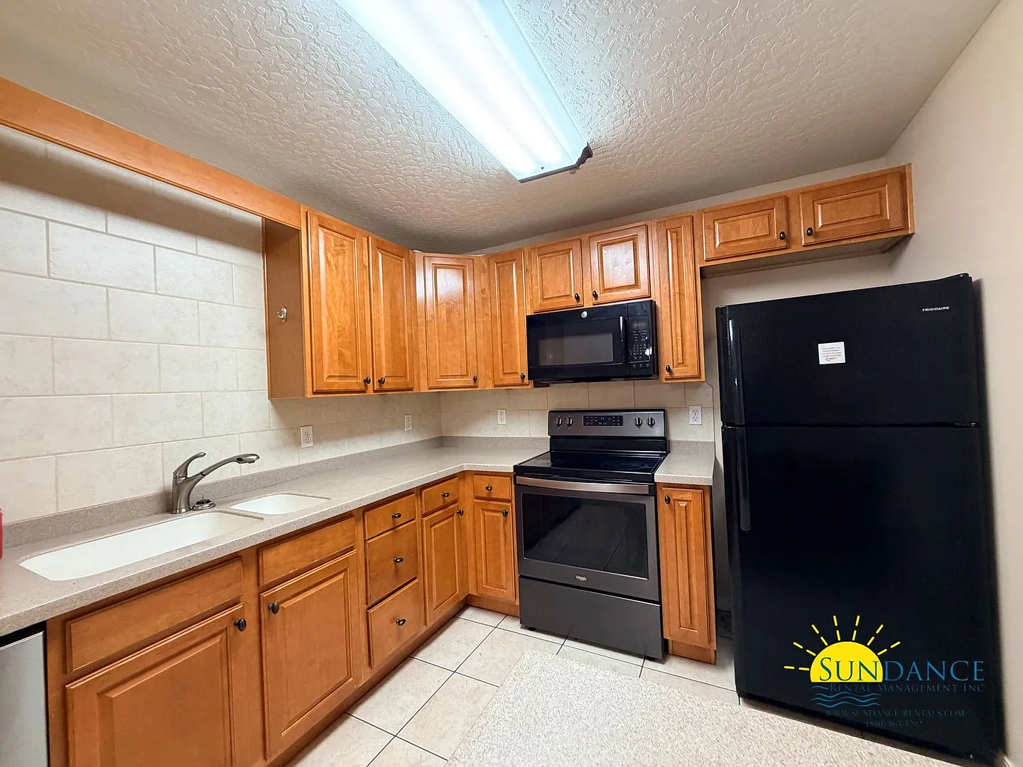 Inviting 3 Bedroom Home in Mary Esther! — Photo 4