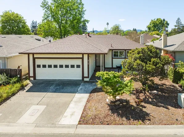 215 Mountain View Drive, Healdsburg, CA 95448