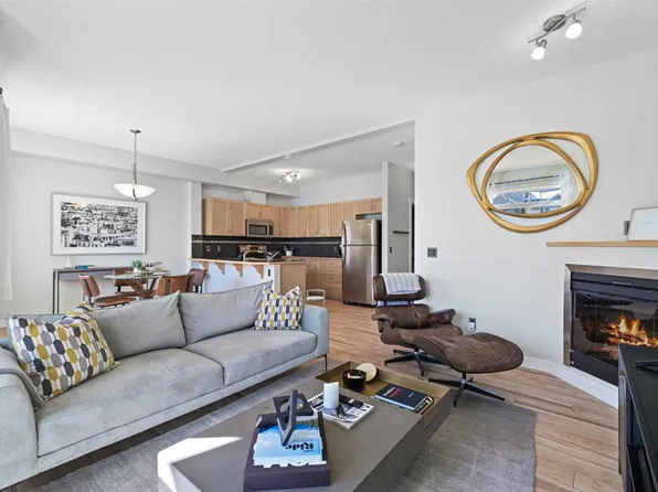 211 S Aspen Stone Blvd SW #2205, Calgary, AB T3H 0K1