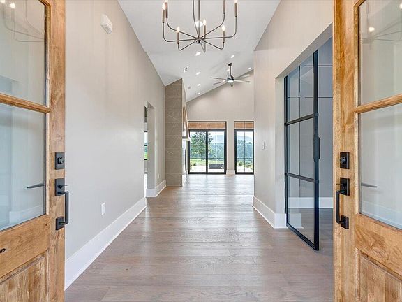 4th image of 3843 Saul Ln