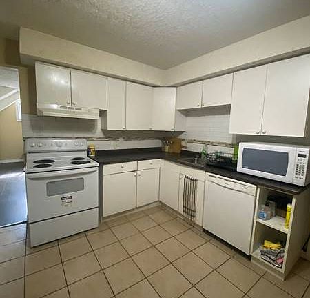 4th image of 331 Spruce St Unit C