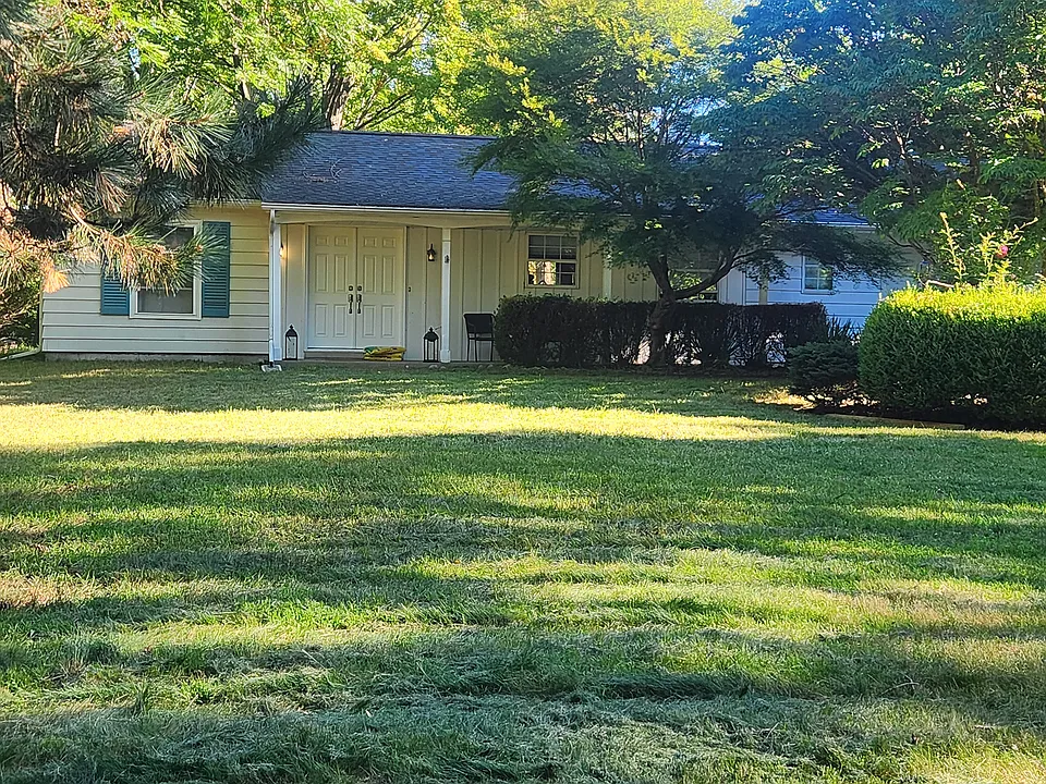1864 Lone Pine Rd