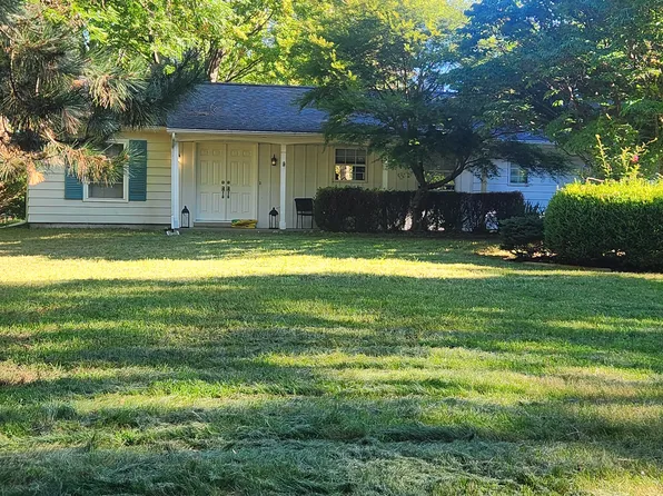 1864 Lone Pine Rd, Bloomfield Hills, MI 48302