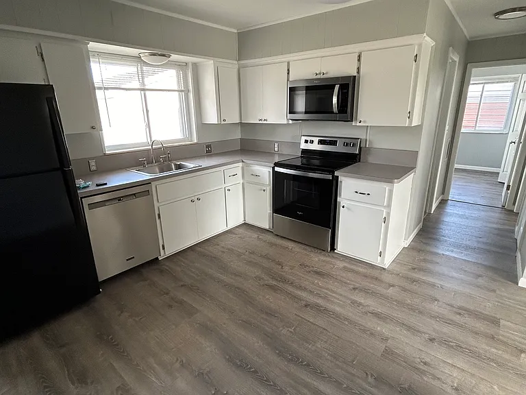 60 Jennings Rd — Photo 2