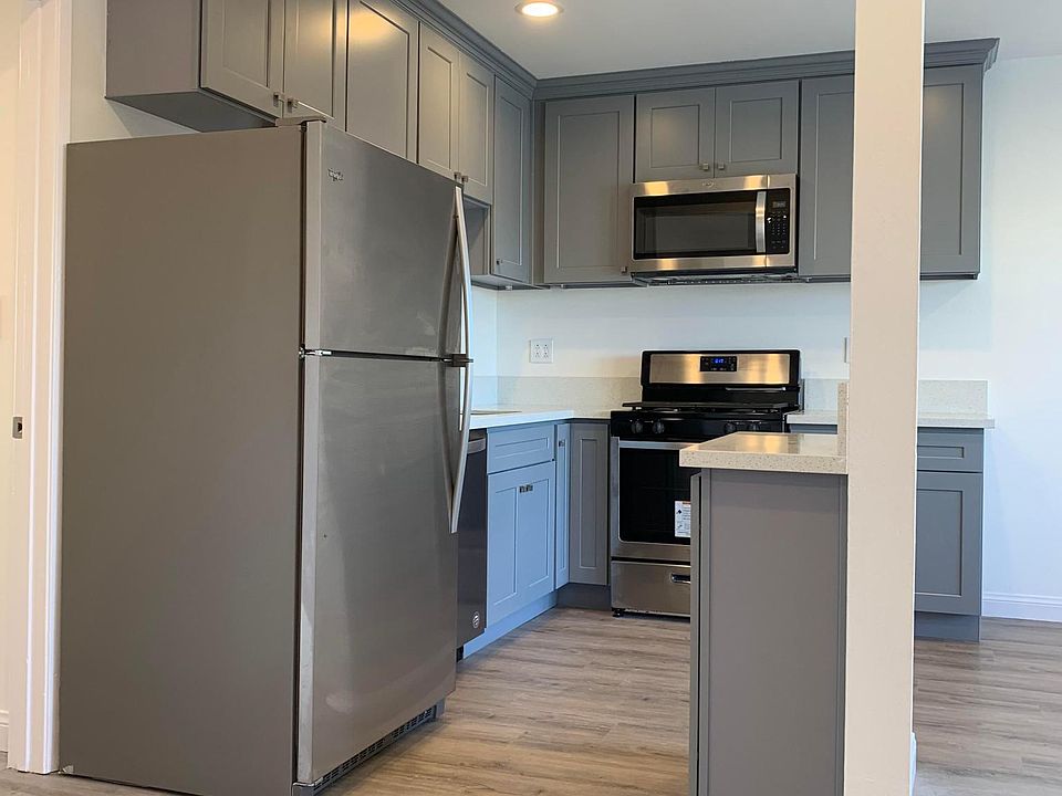 1st image of 944 Monterey Blvd APT 8