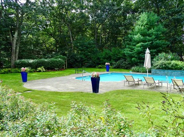 150 Talmage Farm Ln, East Hampton, NY 11937