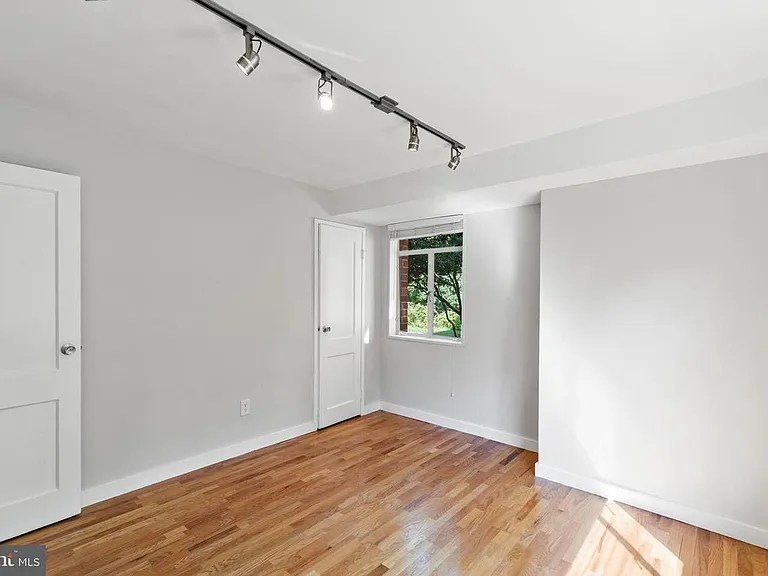10411 Montrose Ave #2 — Photo 8