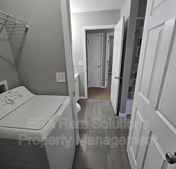 2721 Charles Dr — Photo 20