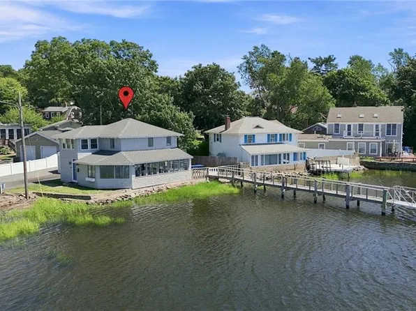 32 King Philip Ave, Barrington, RI 02806