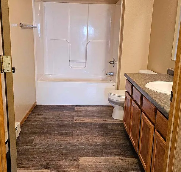 Belcastle Apartments — Photo 72