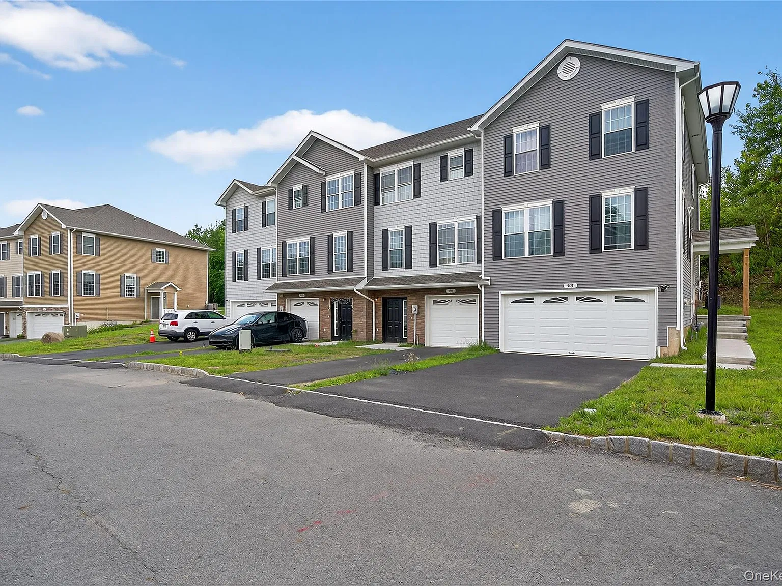 3 bed, 4.0 bath, 2550 sqft, $3,500 — Photo 1