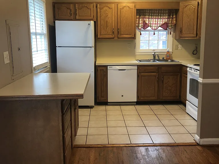 2516 Hermitage Way — Photo 4